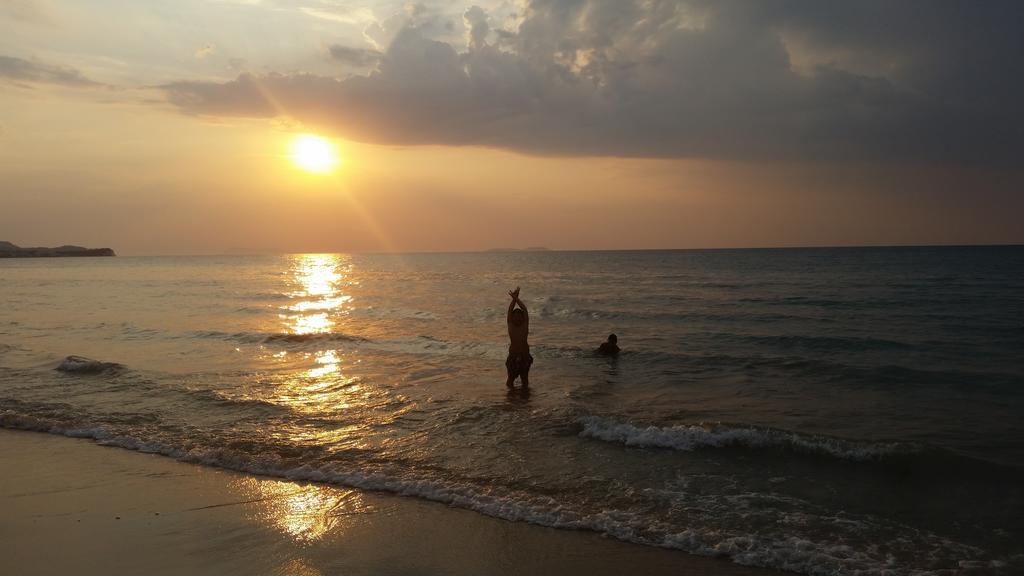 Acharavi Beach Villa Bagian luar foto